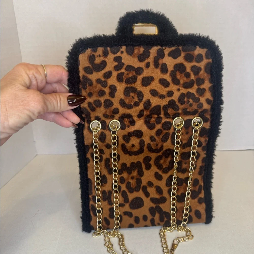 Leopard Print Shoulder Bag with Chain Strap - Picture 3 of 5